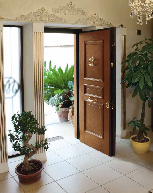 Входные металлические двери для частного дома в Твери